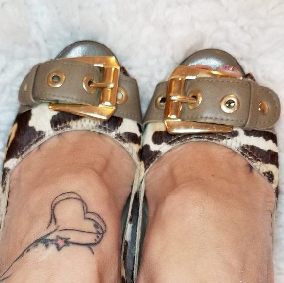 Shoes - Picture 3 of 8